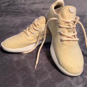Rare lemon Allbirds W9